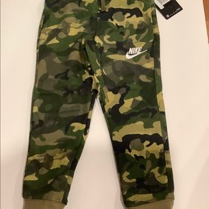 New Nike Camouflage Sweatpants with draw string. Size XS 4-5 yrs